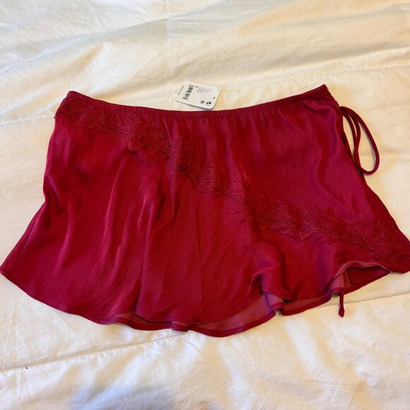 Free People NWT Soft Flutter half slip, Cerise, Med - Picture 4 of 9